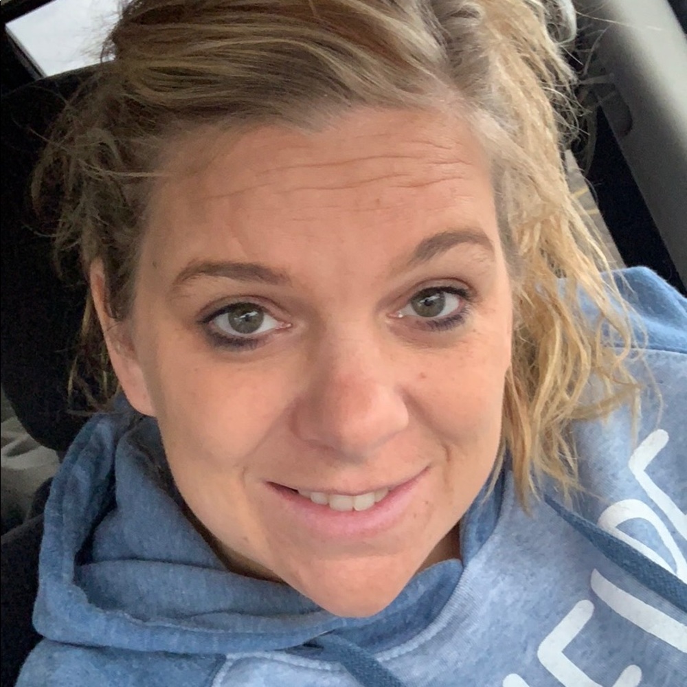 Meet your Posher, Crystal